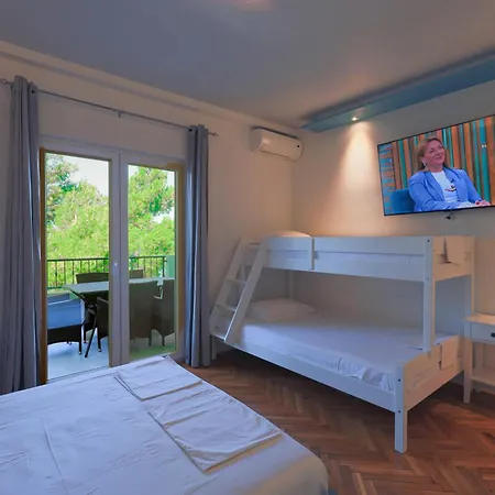 Apartmani Salis Tučepi Exterior foto